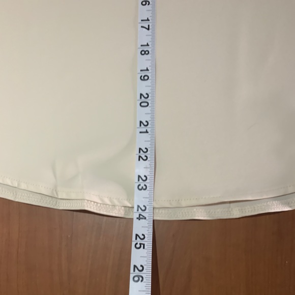 Short sleeve Lace V-neck Size Small *NEW* - Picture 4 of 7